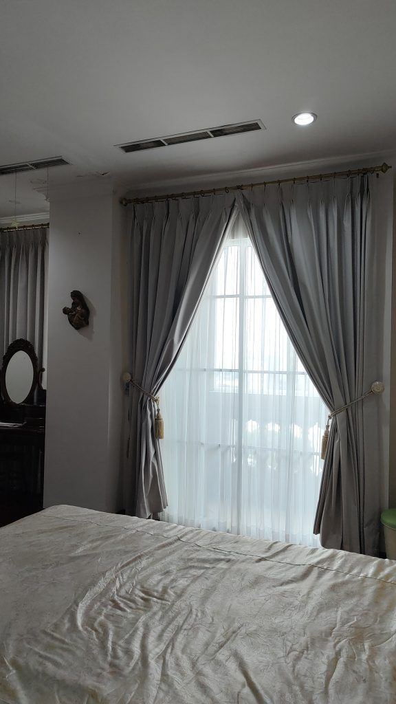 Gorden custom menjadi pilihan ideal bagi pemilik rumah yang menginginkan desain, ukuran, dan warna yang sesuai dengan kebutuhan interior.