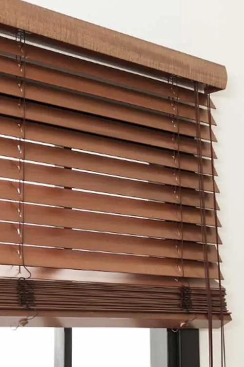 Wooden Blind Premium untuk Hunian Modern yang Mengutamakan Kenyamanan dan Karakter Ruangan